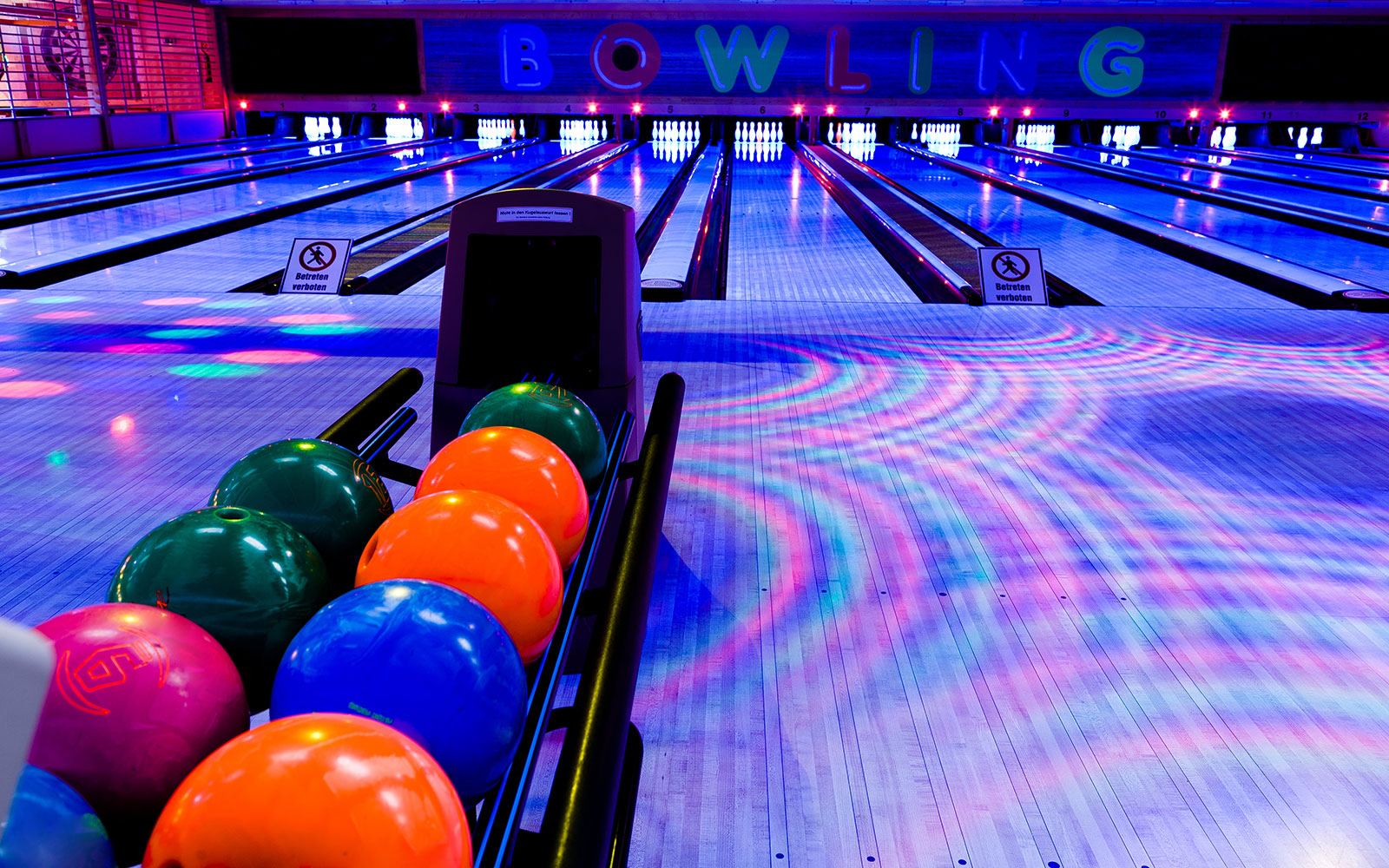 Pin Strikes Entertainment Center - Stockbridge, GA Bowling Alley